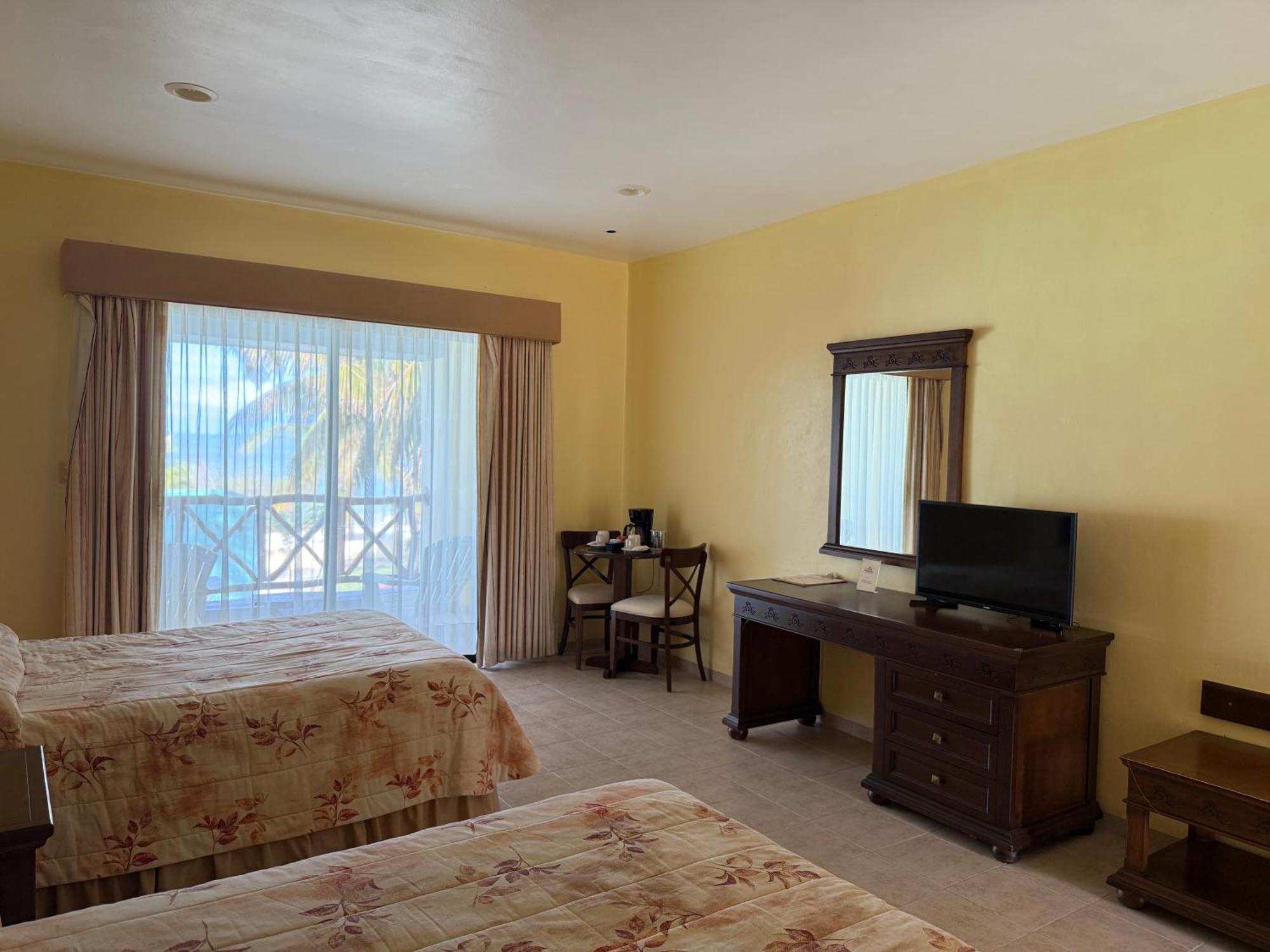 Hotel Manglares 塞莱斯通 外观 照片